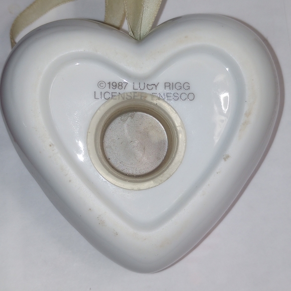"GRANDMAS ARE LOVE" Porcelain Heart shape potpourri hanging diffuser. - Picture 2 of 2
